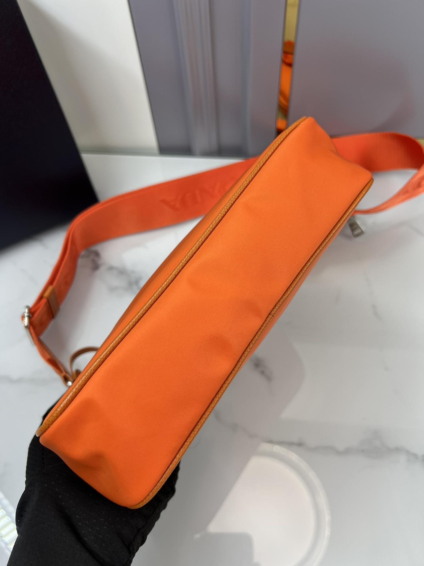 P R A D A Prada Re-Edition 2005 Nylon Hobo 레플리카 26번 이미지 - Bag | 세미샵 레플리카 사이트