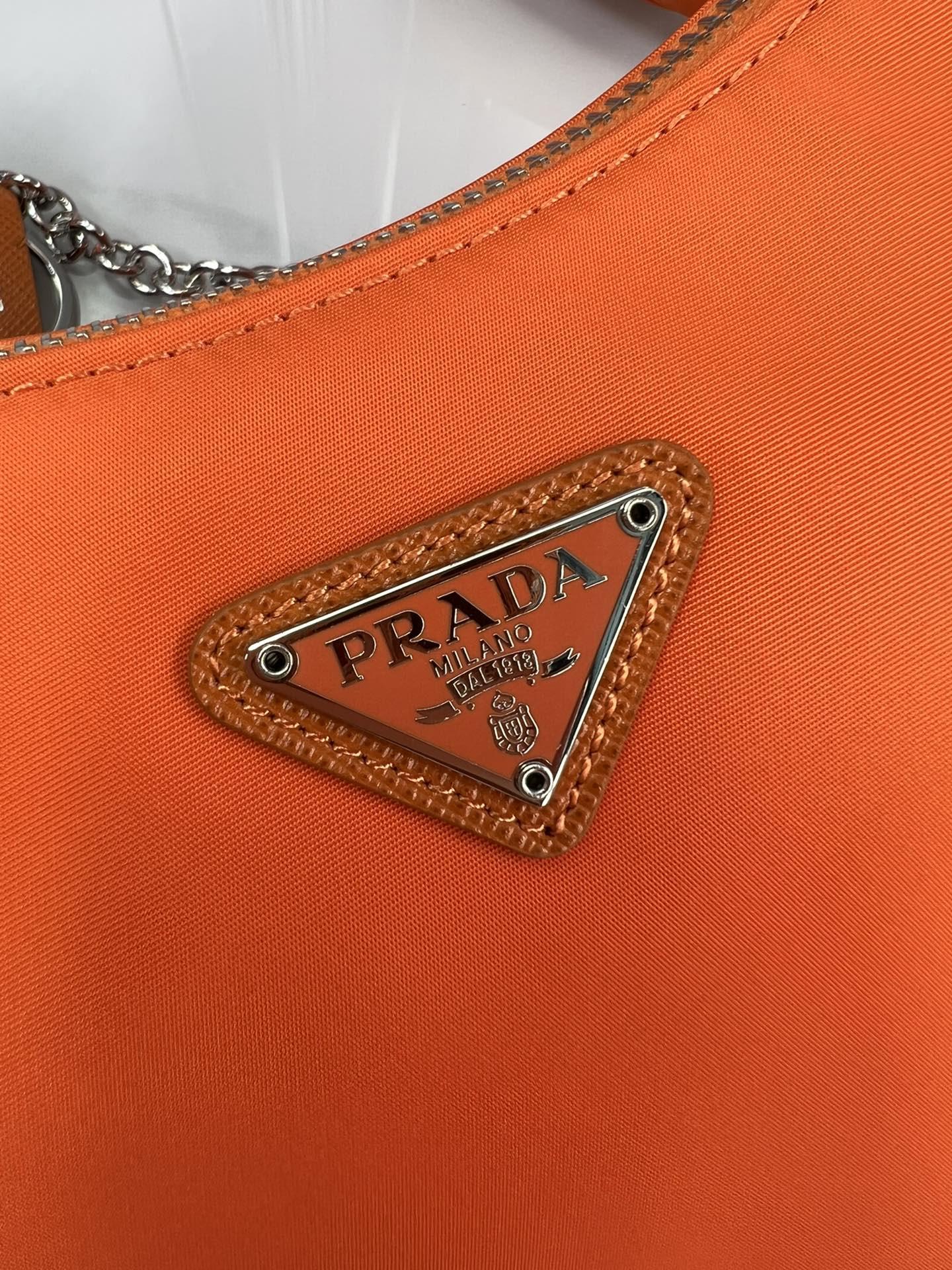P R A D A Prada Re-Edition 2005 Nylon Hobo 레플리카 27번 이미지 - Bag | 세미샵 레플리카 사이트