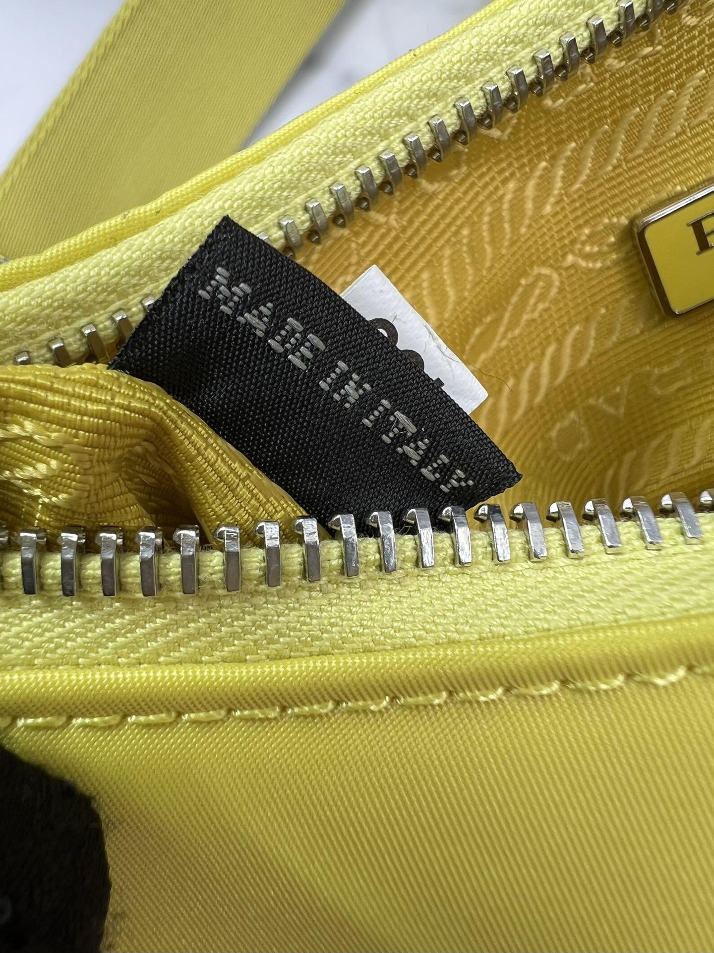 P R A D A Prada Re-Edition 2005 Nylon Hobo 레플리카 38번 이미지 - Bag | 세미샵 레플리카 사이트