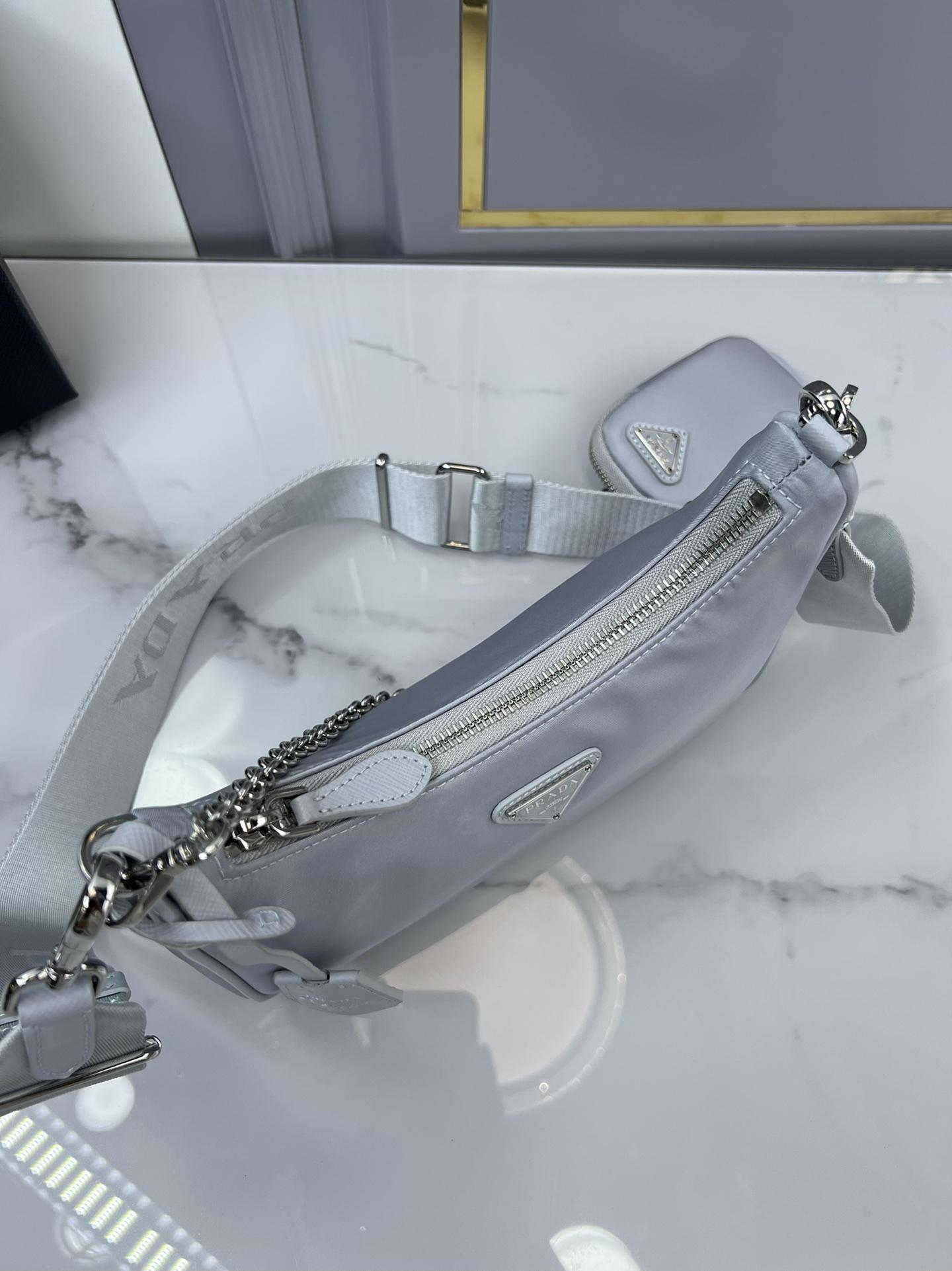 P R A D A Prada Re-Edition 2005 Nylon Hobo 레플리카 44번 이미지 - Bag | 세미샵 레플리카 사이트