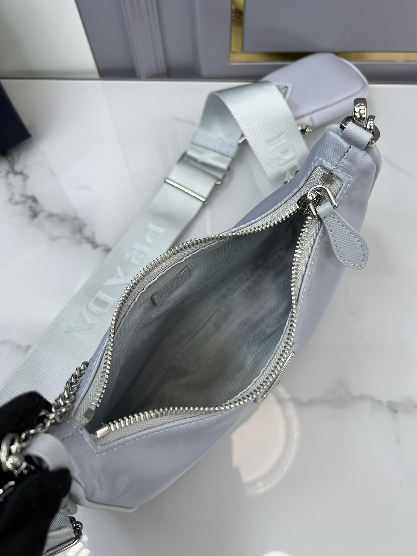 P R A D A Prada Re-Edition 2005 Nylon Hobo 레플리카 45번 이미지 - Bag | 세미샵 레플리카 사이트
