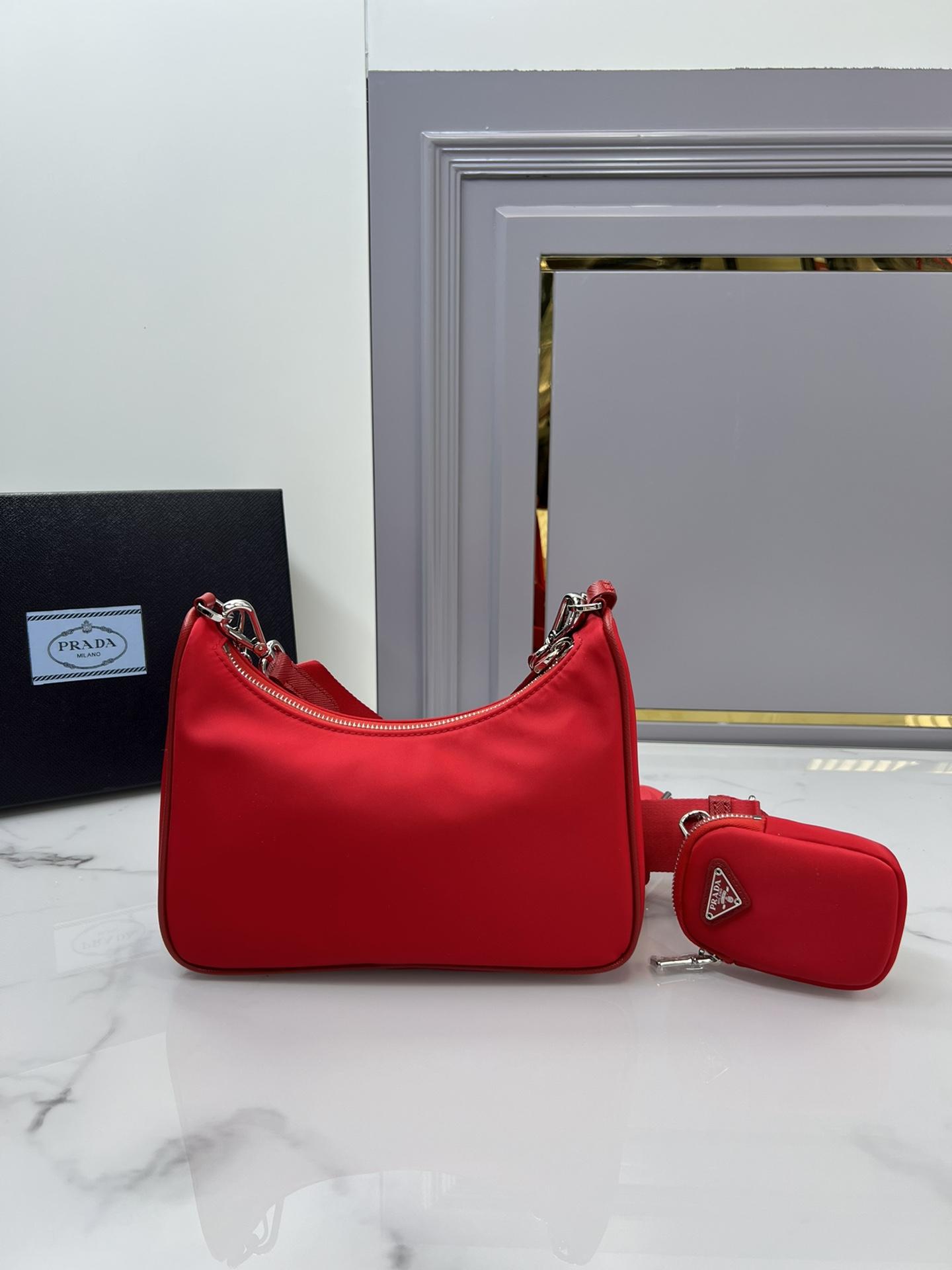 P R A D A Prada Re-Edition 2005 Nylon Hobo 레플리카 56번 이미지 - Bag | 세미샵 레플리카 사이트