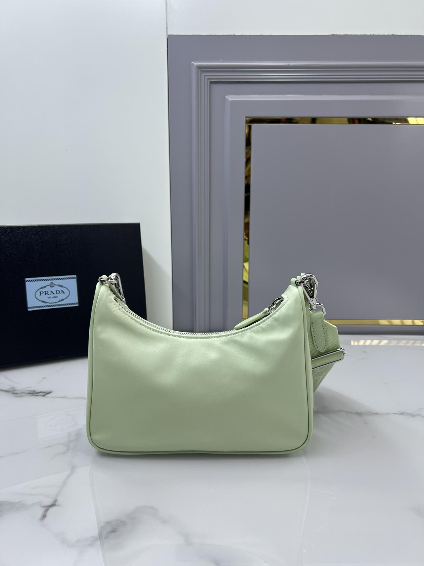 P R A D A Prada Re-Edition 2005 Nylon Hobo 레플리카 65번 이미지 - Bag | 세미샵 레플리카 사이트