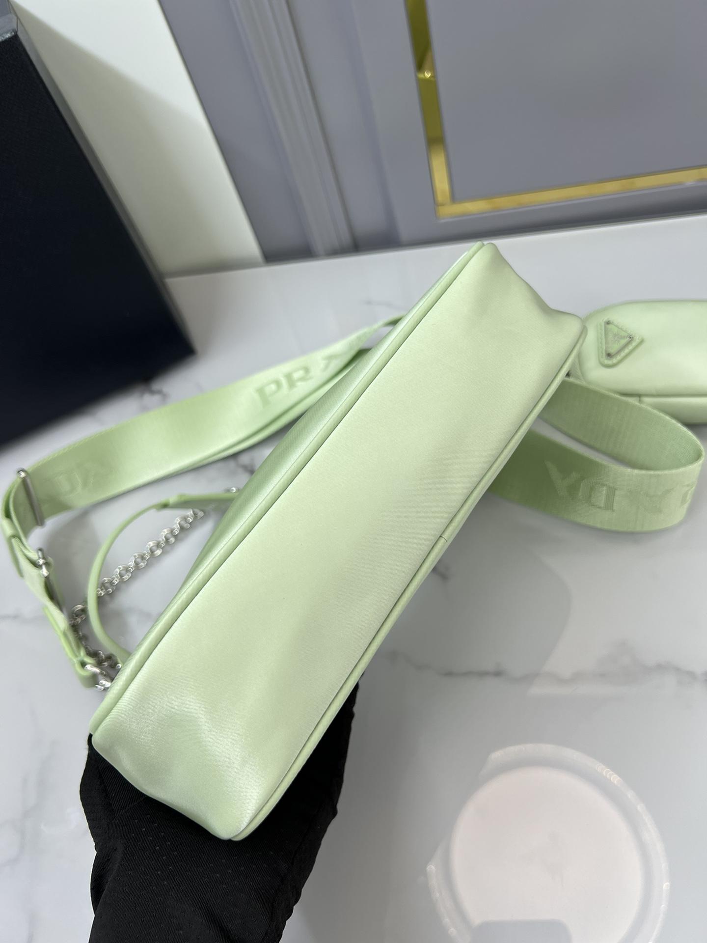 P R A D A Prada Re-Edition 2005 Nylon Hobo 레플리카 67번 이미지 - Bag | 세미샵 레플리카 사이트