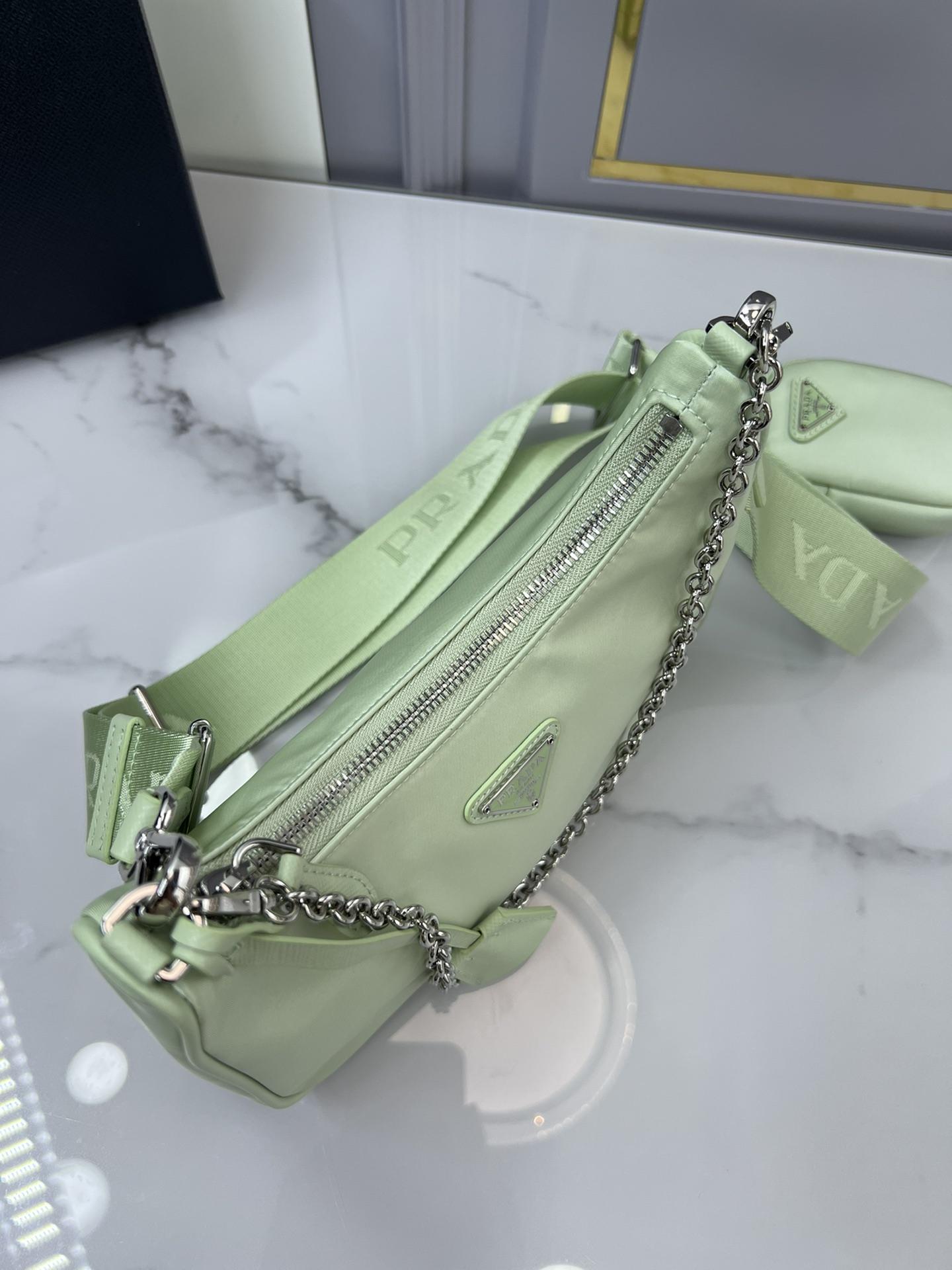 P R A D A Prada Re-Edition 2005 Nylon Hobo 레플리카 70번 이미지 - Bag | 세미샵 레플리카 사이트