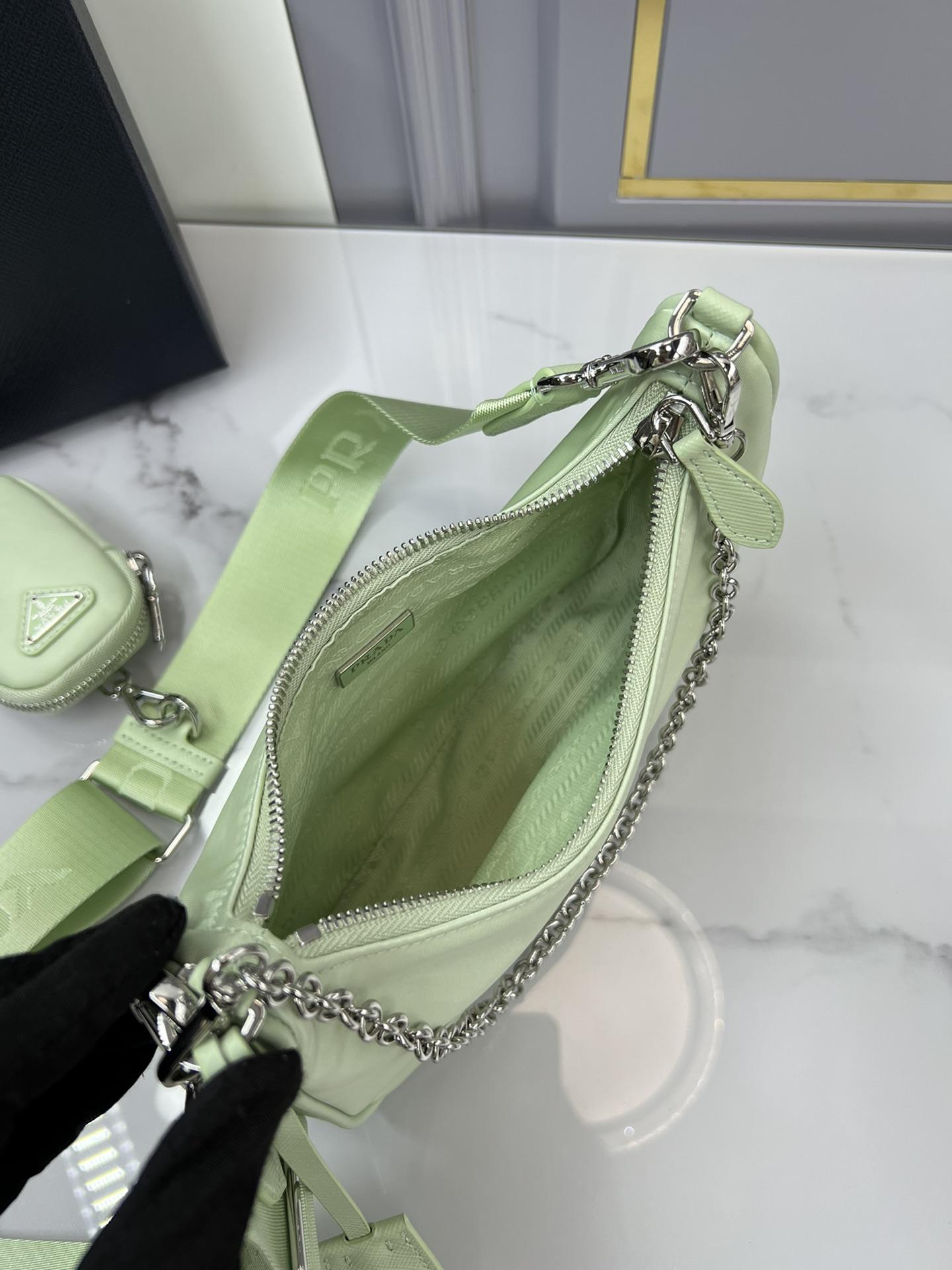 P R A D A Prada Re-Edition 2005 Nylon Hobo 레플리카 71번 이미지 - Bag | 세미샵 레플리카 사이트