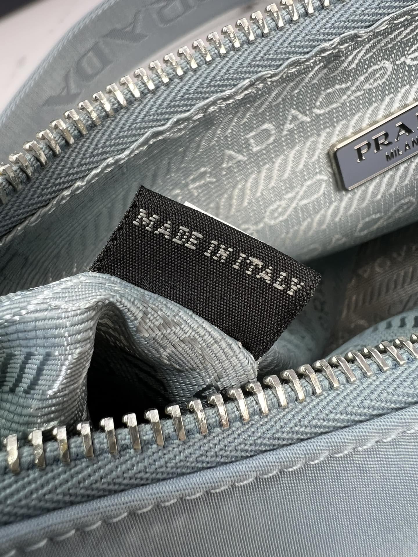 P R A D A Prada Re-Edition 2005 Nylon Hobo 레플리카 82번 이미지 - Bag | 세미샵 레플리카 사이트