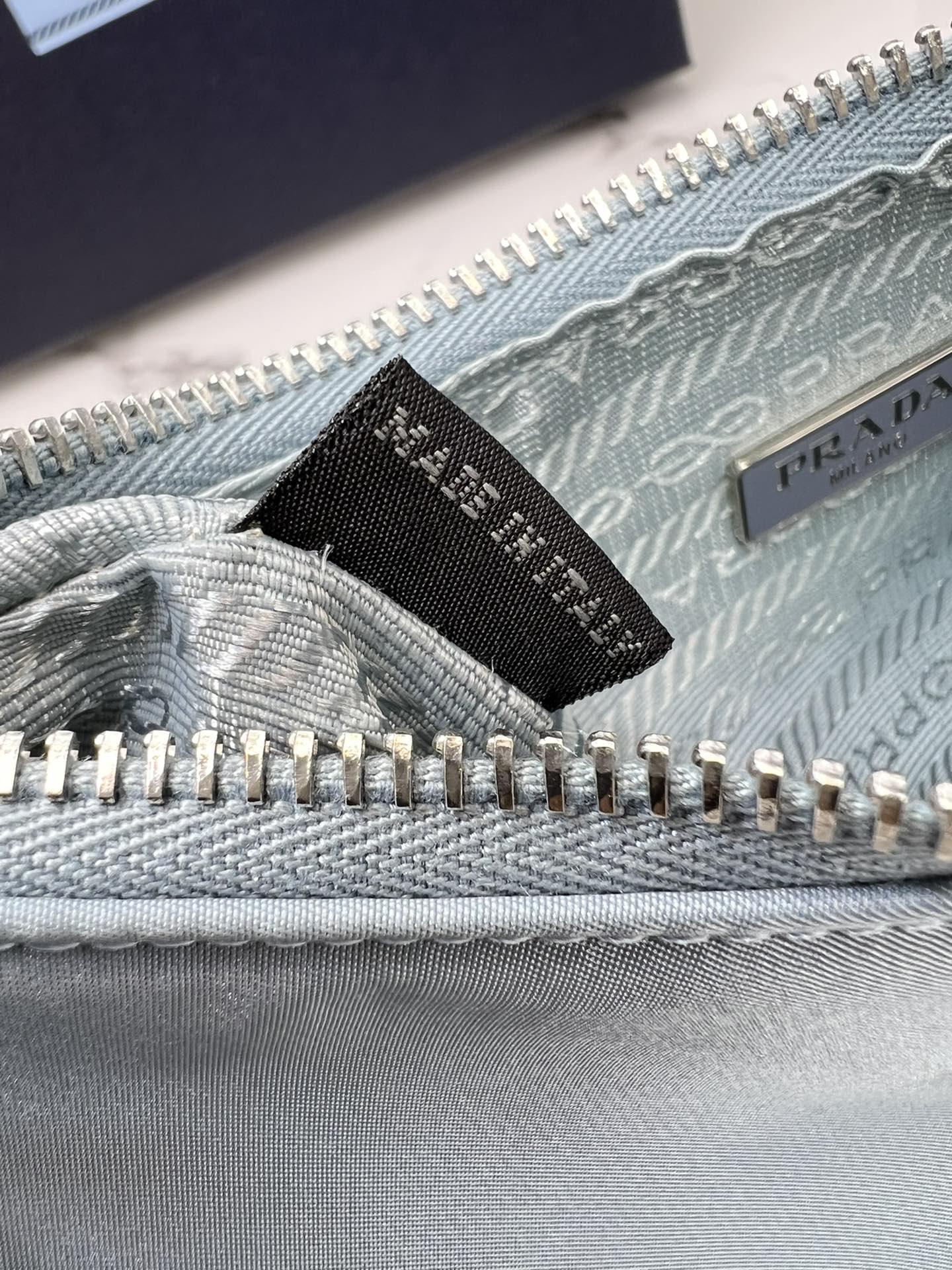 P R A D A Prada Re-Edition 2005 Nylon Shoulder 레플리카 32번 이미지 - Bag | 세미샵 레플리카 사이트