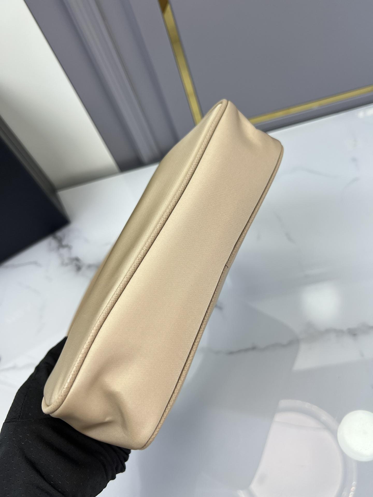 P R A D A Prada Re-Edition 2005 Nylon Shoulder 레플리카 43번 이미지 - Bag | 세미샵 레플리카 사이트