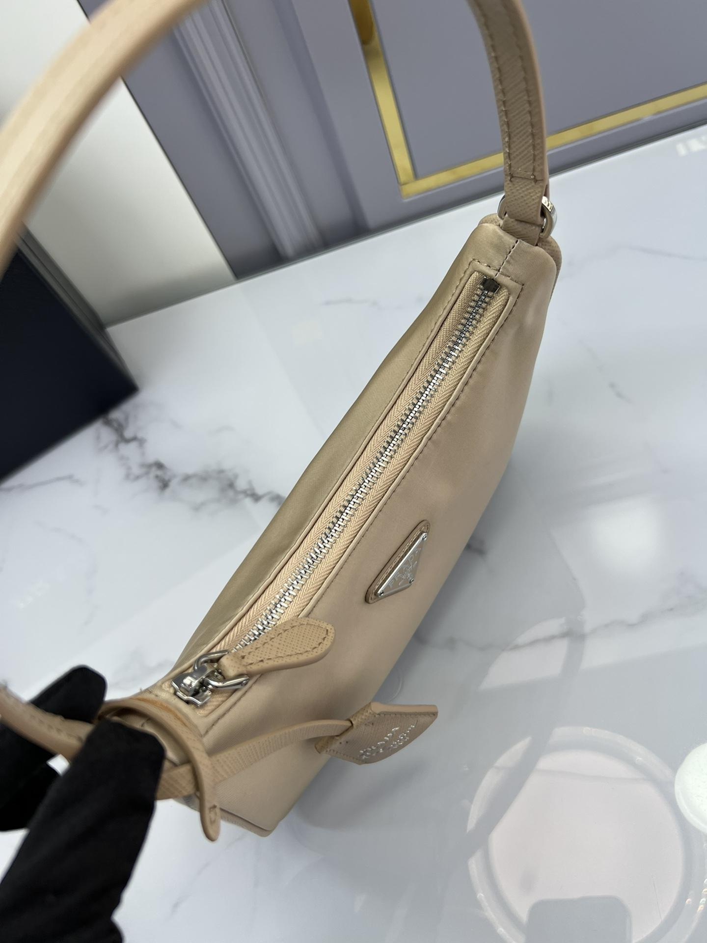 P R A D A Prada Re-Edition 2005 Nylon Shoulder 레플리카 45번 이미지 - Bag | 세미샵 레플리카 사이트