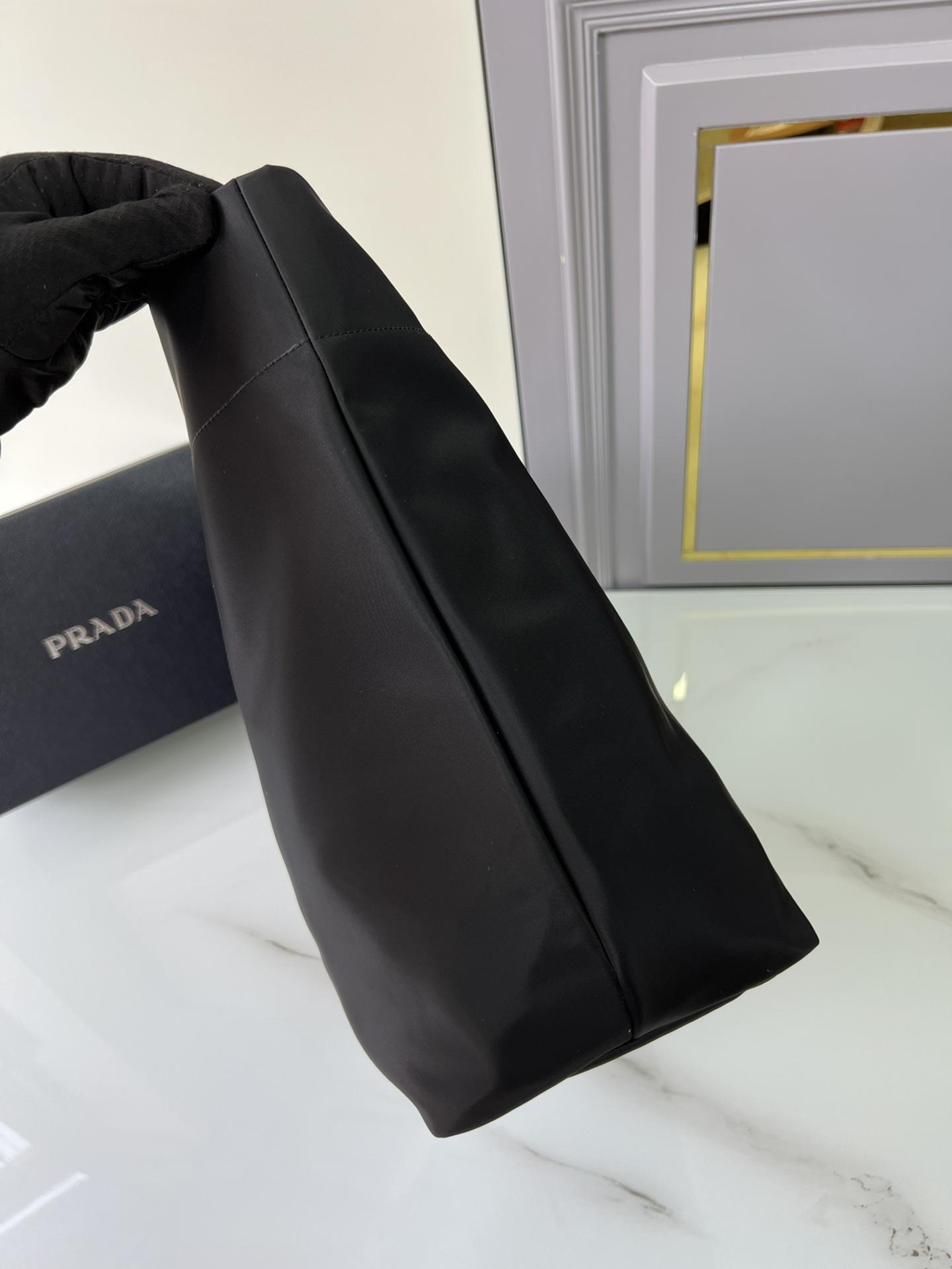 P R A D A Prada Re-Edition Nylon Tote 레플리카 11번 이미지 - Bag | 세미샵 레플리카 사이트