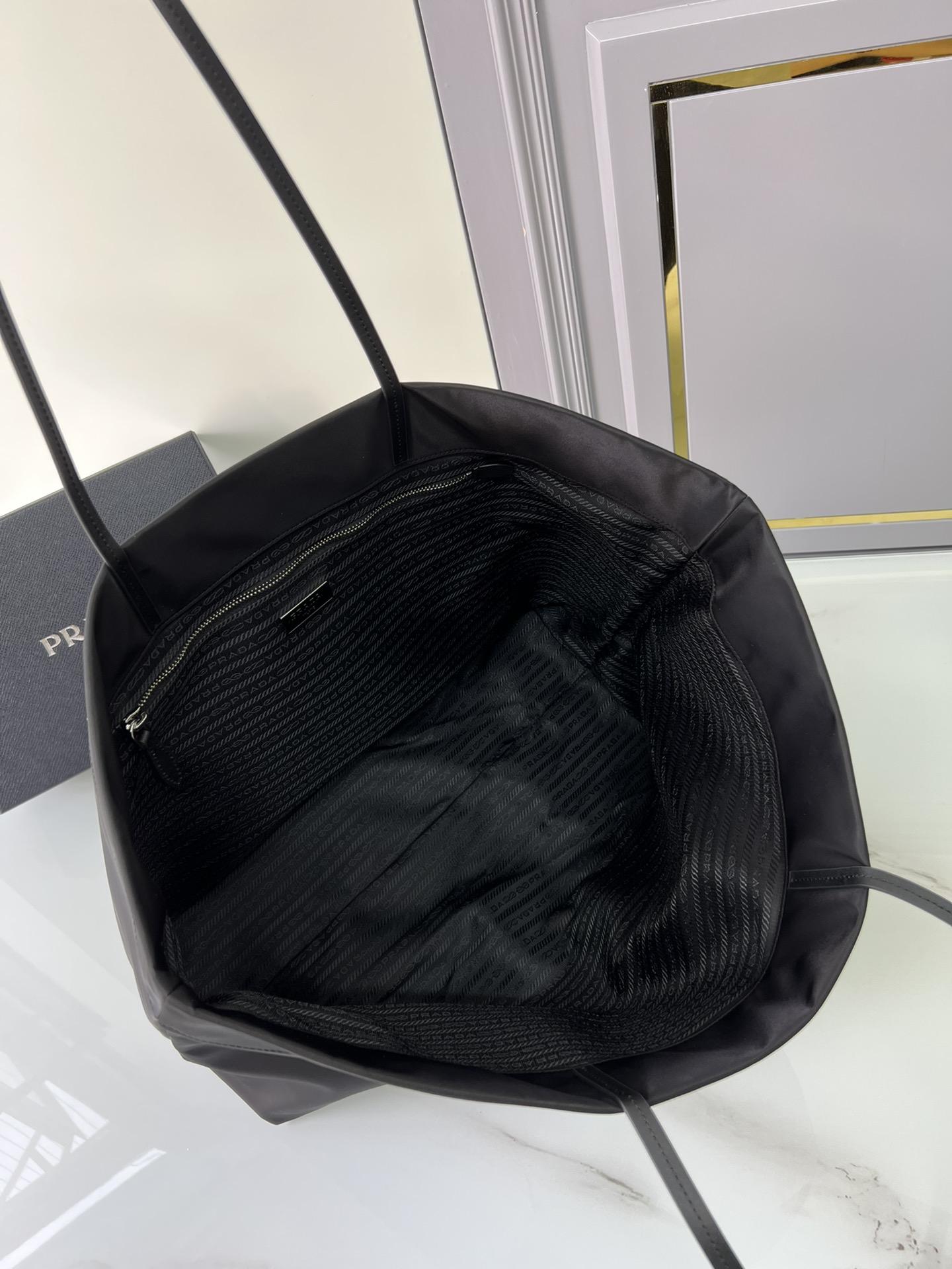 P R A D A Prada Re-Edition Nylon Tote 레플리카 14번 이미지 - Bag | 세미샵 레플리카 사이트