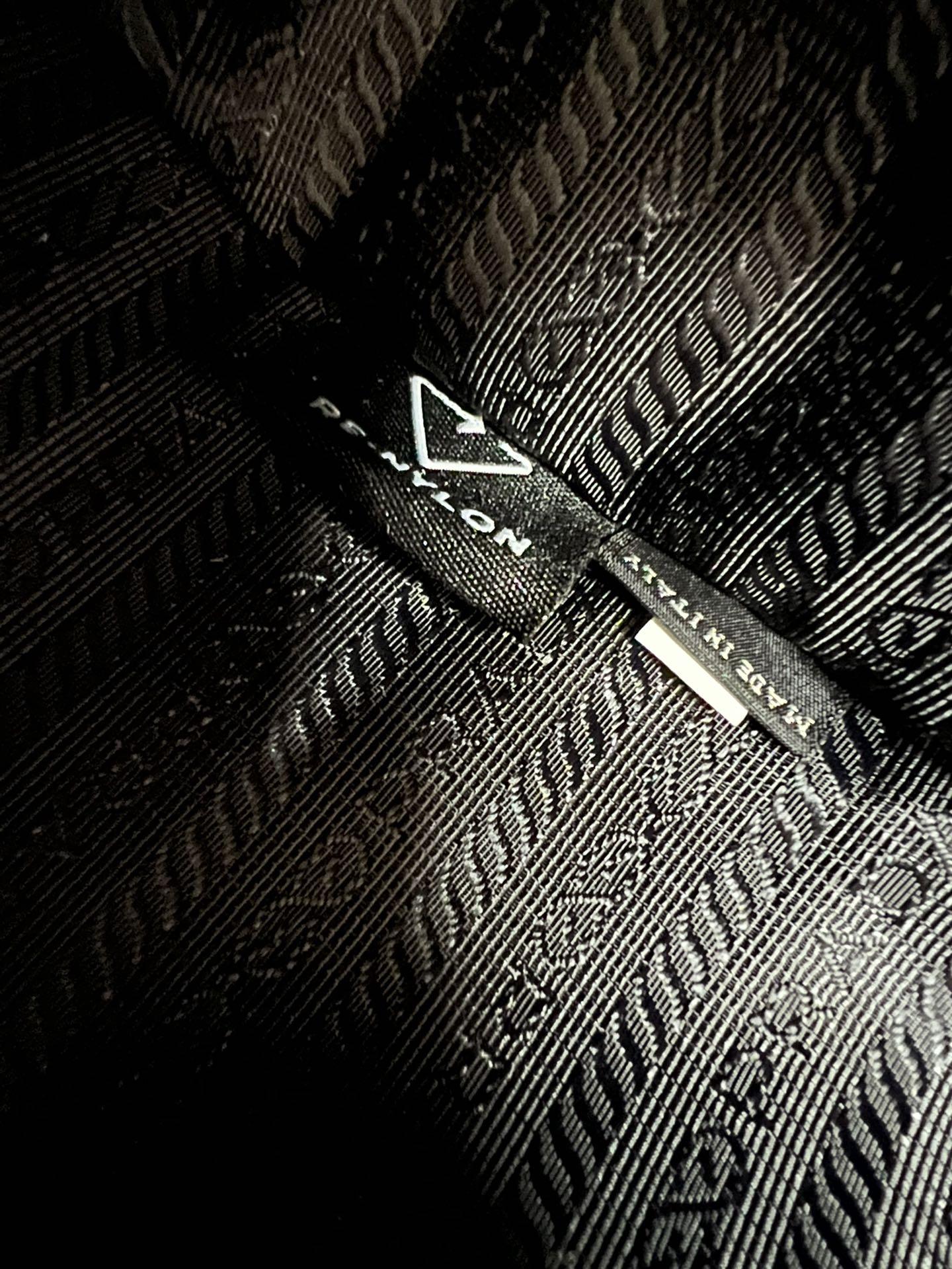 P R A D A Prada Re-Edition Nylon Tote 레플리카 16번 이미지 - Bag | 세미샵 레플리카 사이트