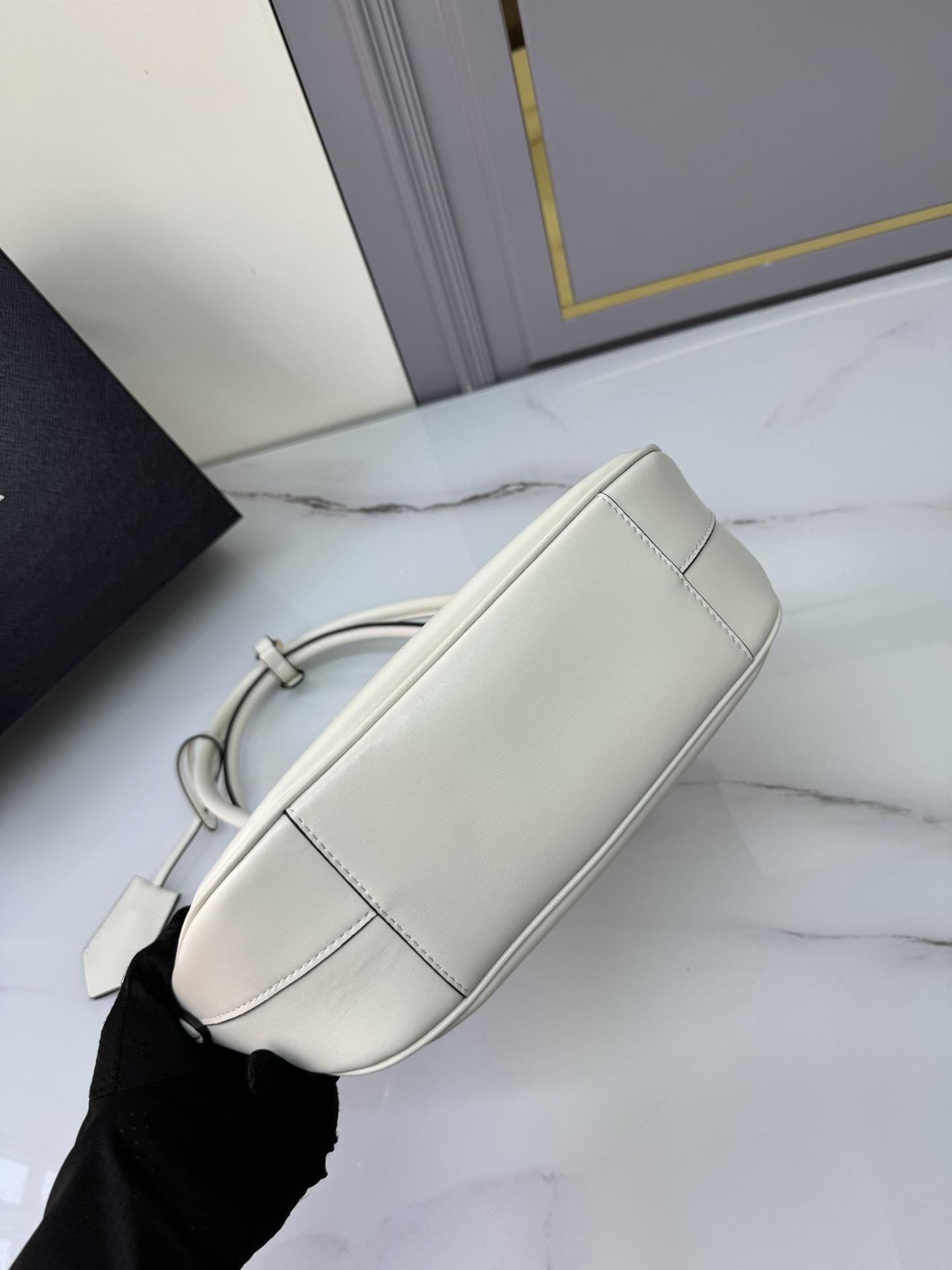 P R A D A Prada Small Leather Handbag 레플리카 12번 이미지 - Bag | 세미샵 레플리카 사이트