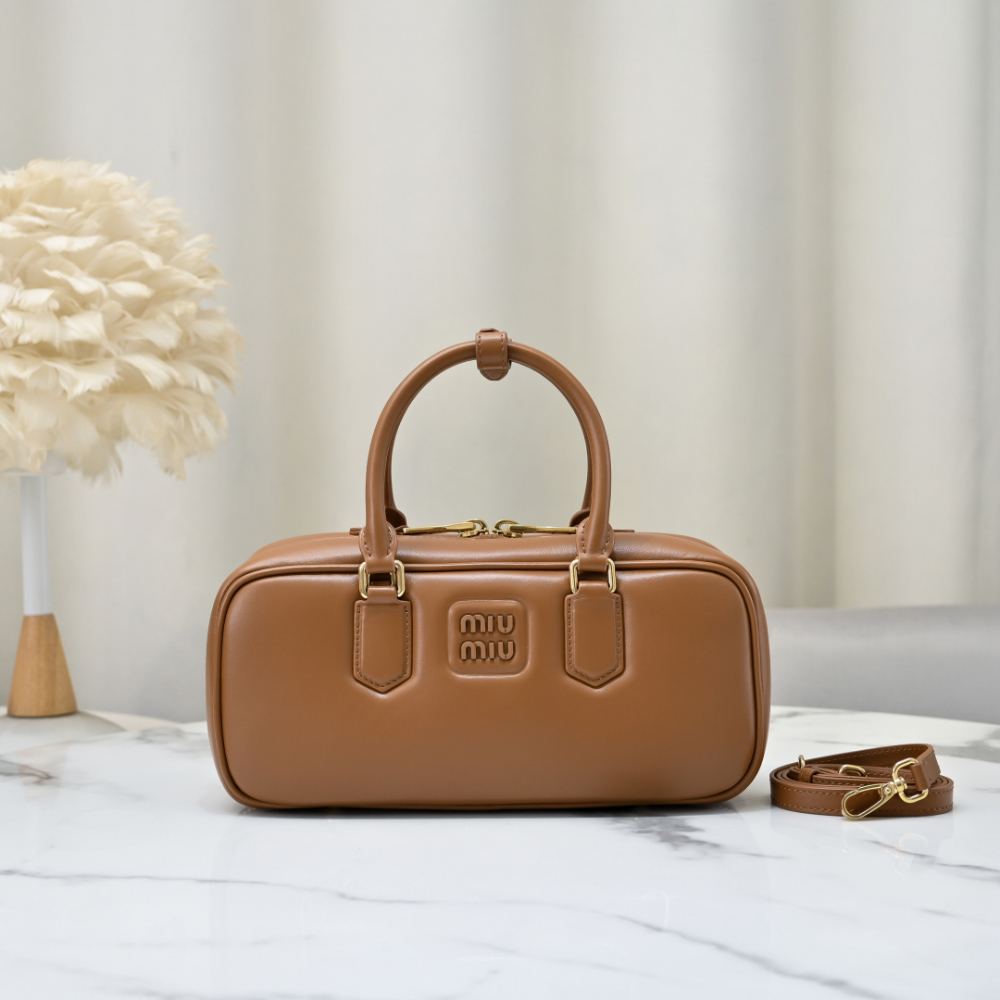 Miu Miu Miu Miu Arcadie Leather Large 레플리카 28번 이미지 - Bag | 세미샵 레플리카 사이트