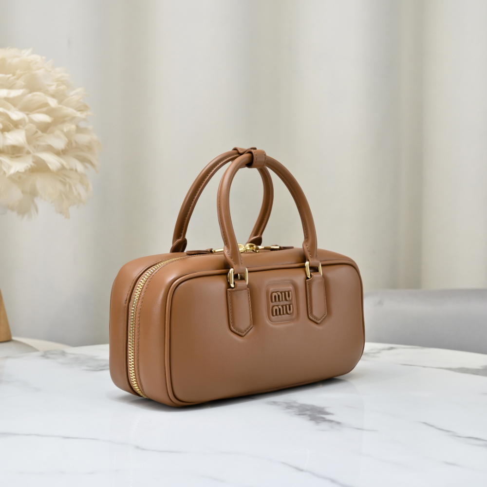 Miu Miu Miu Miu Arcadie Leather Large 레플리카 30번 이미지 - Bag | 세미샵 레플리카 사이트