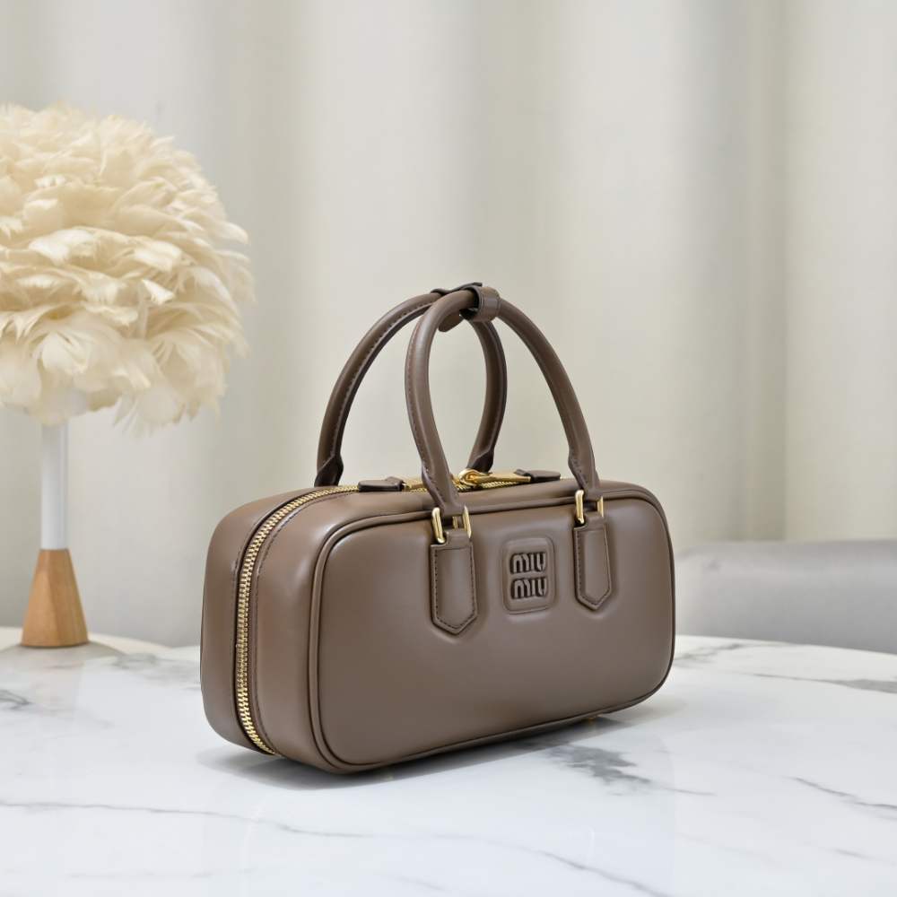 Miu Miu Miu Miu Arcadie Leather Large 레플리카 39번 이미지 - Bag | 세미샵 레플리카 사이트