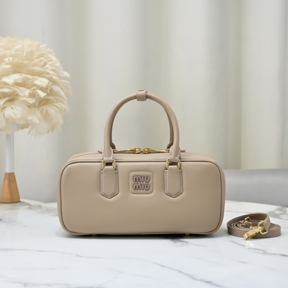 Miu Miu Miu Miu Arcadie Leather Large 레플리카 46번 이미지 - Bag | 세미샵 레플리카 사이트