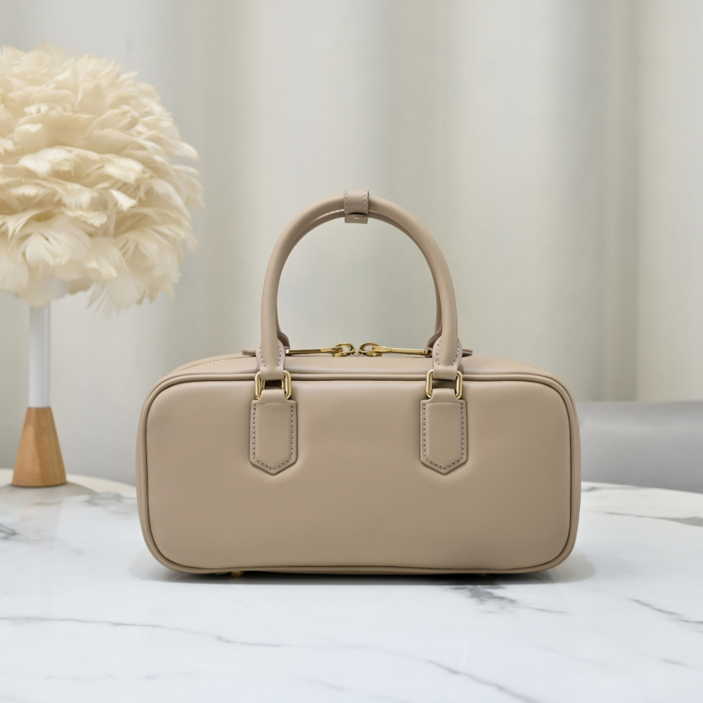 Miu Miu Miu Miu Arcadie Leather Large 레플리카 47번 이미지 - Bag | 세미샵 레플리카 사이트