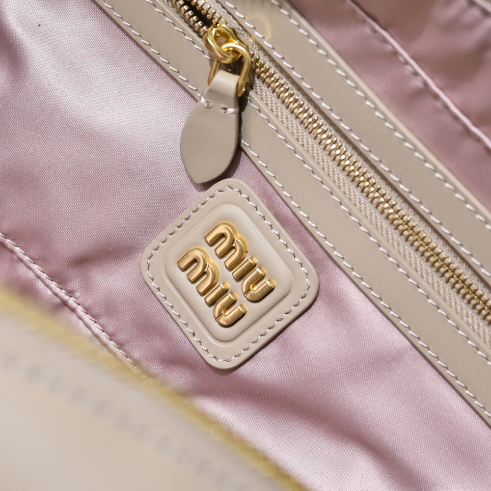 Miu Miu Miu Miu Arcadie Leather Large 레플리카 54번 이미지 - Bag | 세미샵 레플리카 사이트