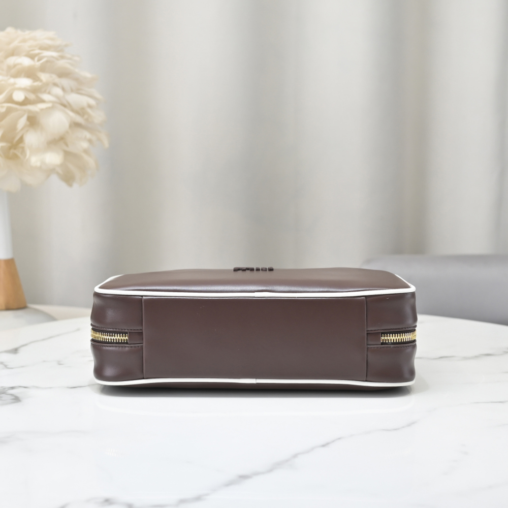 Miu Miu Miu Miu Beau Leather Top Handle 레플리카 4번 이미지 - Bag | 세미샵 레플리카 사이트