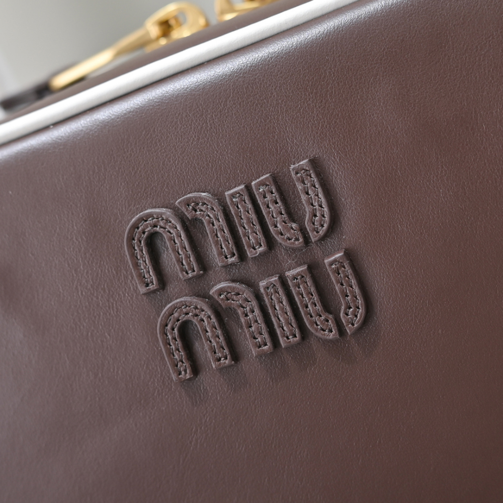 Miu Miu Miu Miu Beau Leather Top Handle 레플리카 5번 이미지 - Bag | 세미샵 레플리카 사이트