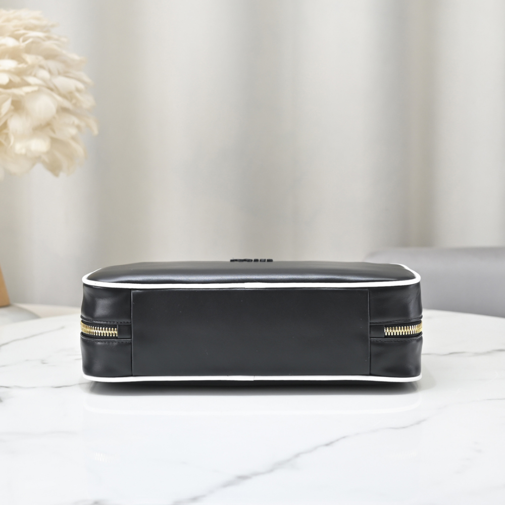 Miu Miu Miu Miu Beau Leather Top Handle 레플리카 4번 이미지 - Bag | 세미샵 레플리카 사이트