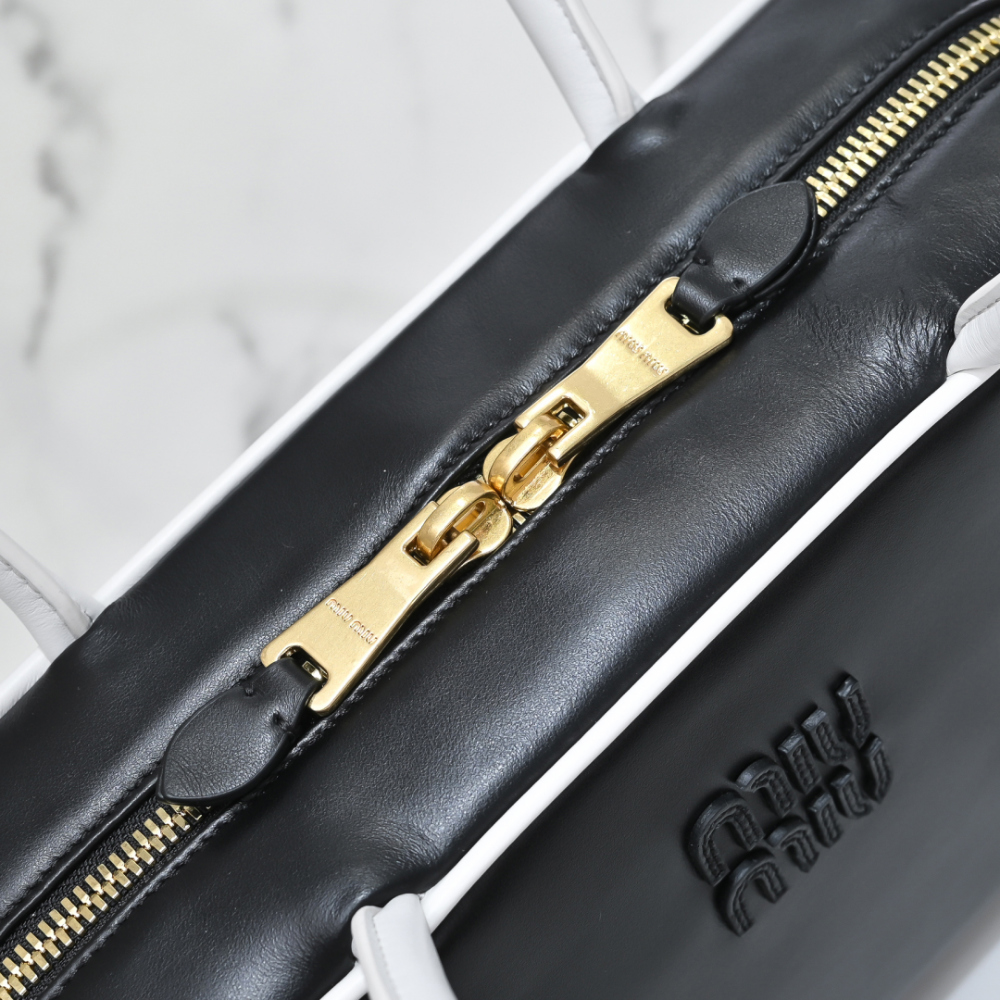 Miu Miu Miu Miu Beau Leather Top Handle 레플리카 6번 이미지 - Bag | 세미샵 레플리카 사이트