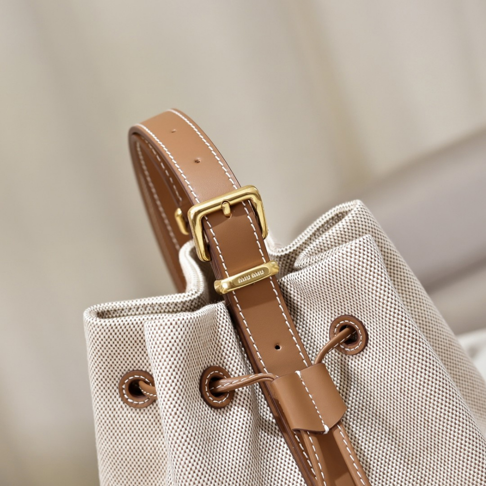 Miu Miu Canvas Leather Bucket - 상세 이미지