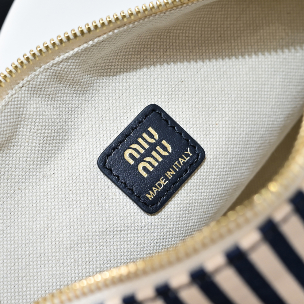 Miu Miu Miu Miu Gabardine Pouch 레플리카 17번 이미지 - Bag | 세미샵 레플리카 사이트