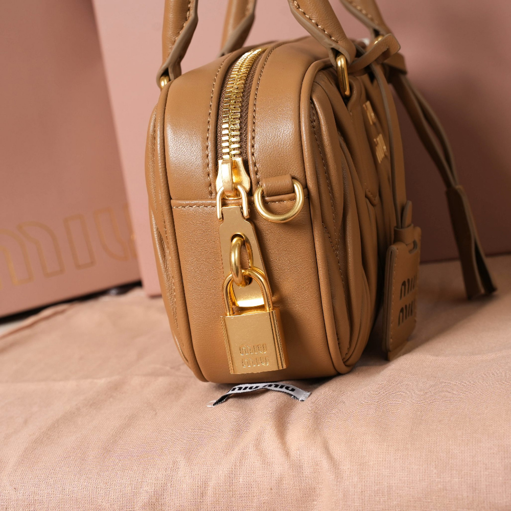 Miu Miu Miu Miu Matelasse Nappa Leather 레플리카 5번 이미지 - Bag | 세미샵 레플리카 사이트