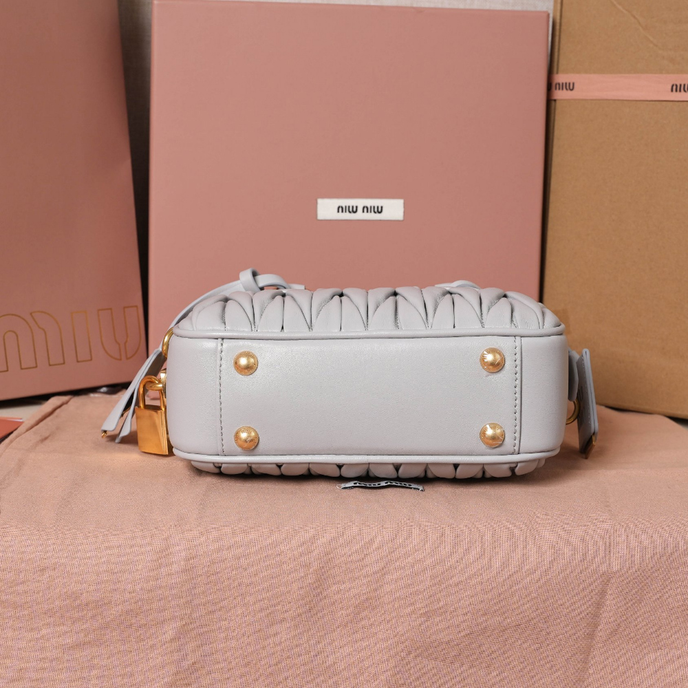Miu Miu Miu Miu Matelasse Nappa Leather 레플리카 4번 이미지 - Bag | 세미샵 레플리카 사이트