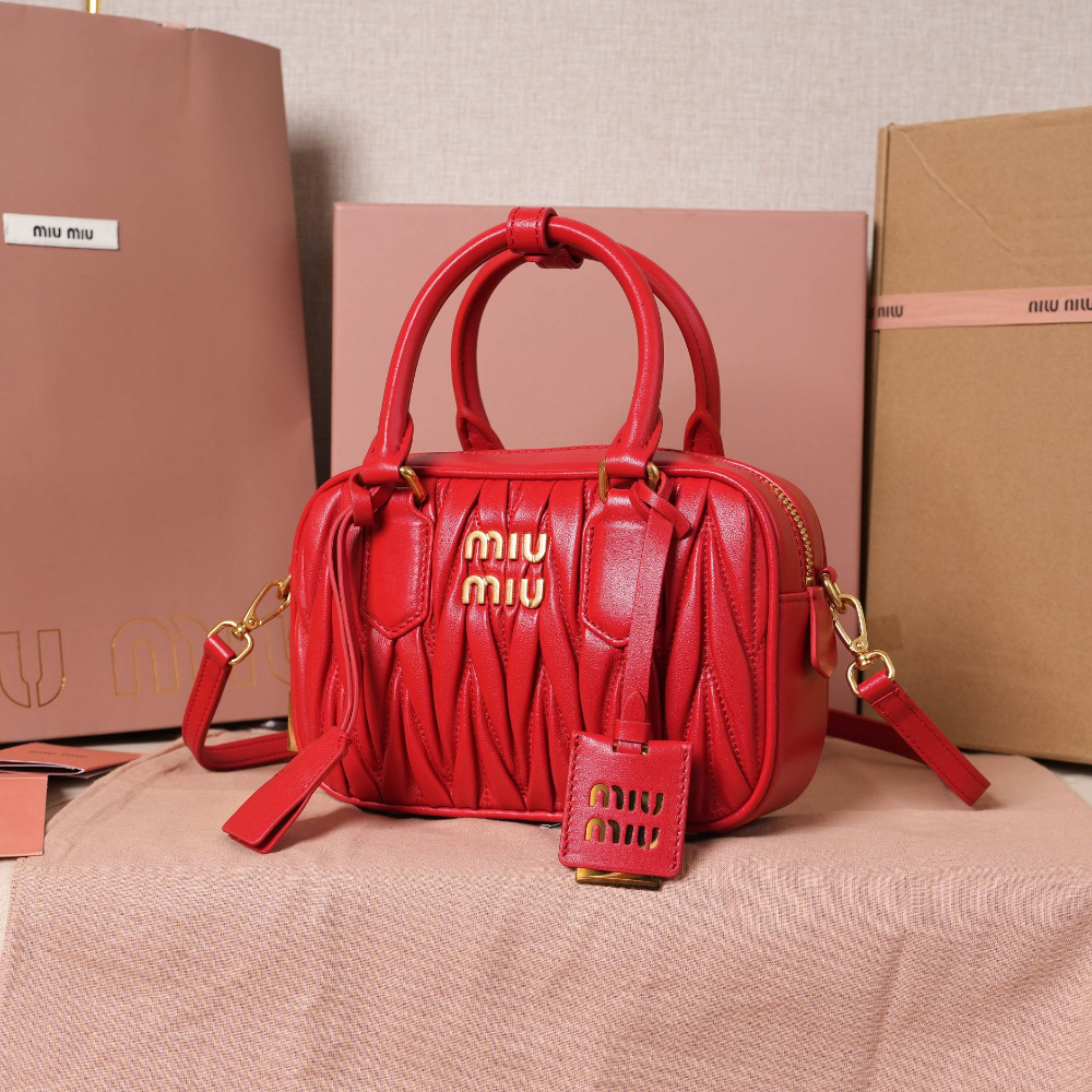 Miu Miu Matelasse Nappa Leather - 상세 이미지