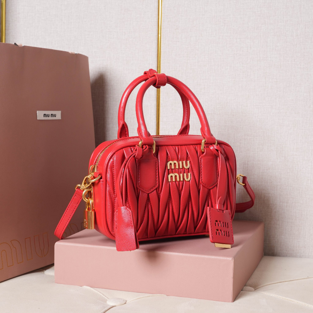 Miu Miu Matelasse Nappa Leather - 상세 이미지