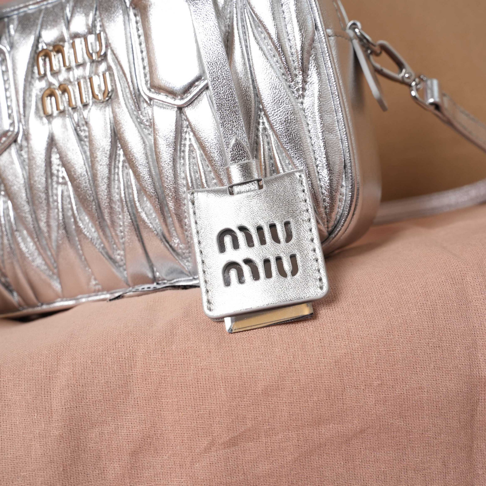 Miu Miu Matelasse Nappa Leather - 상세 이미지