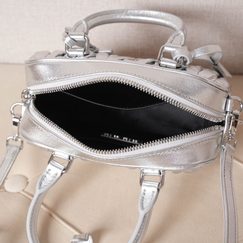 Miu Miu Matelasse Nappa Leather - 상세 이미지