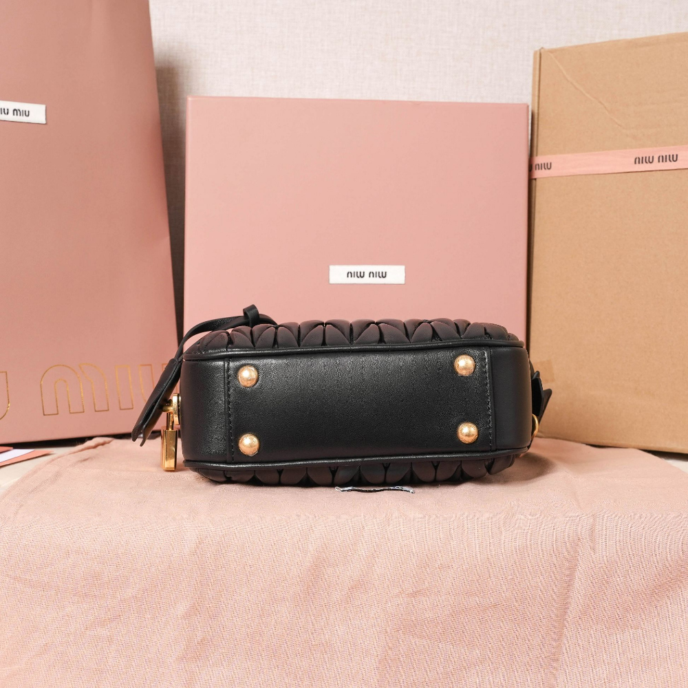 Miu Miu Miu Miu Matelasse Nappa Leather 레플리카 4번 이미지 - Bag | 세미샵 레플리카 사이트
