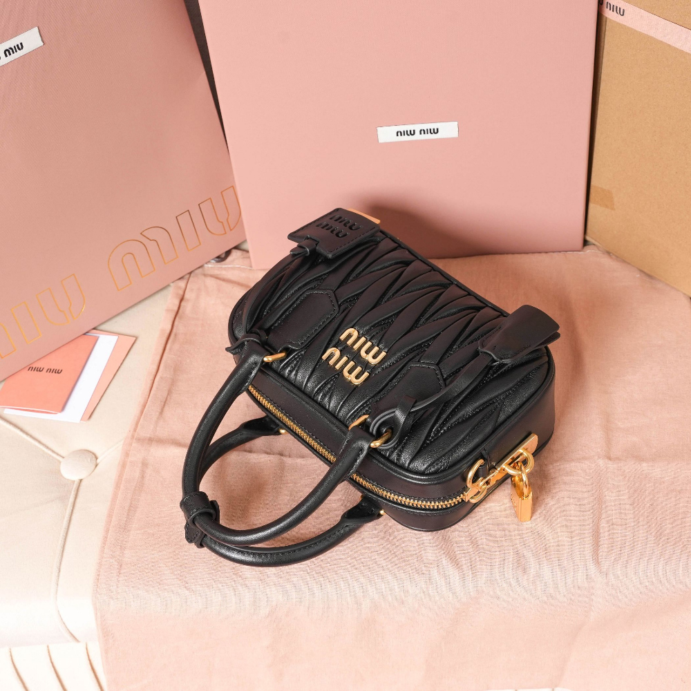 Miu Miu Miu Miu Matelasse Nappa Leather 레플리카 6번 이미지 - Bag | 세미샵 레플리카 사이트