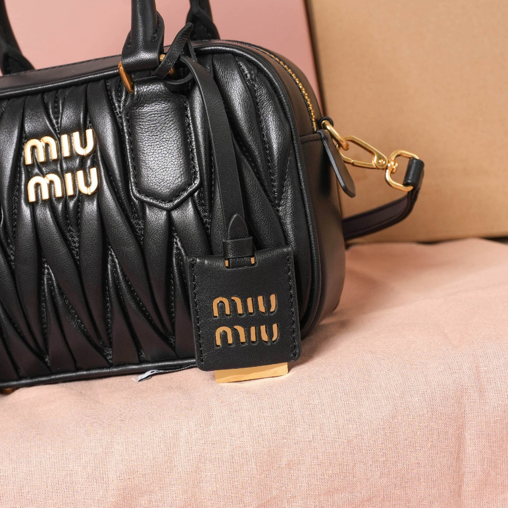 Miu Miu Miu Miu Matelasse Nappa Leather 레플리카 7번 이미지 - Bag | 세미샵 레플리카 사이트