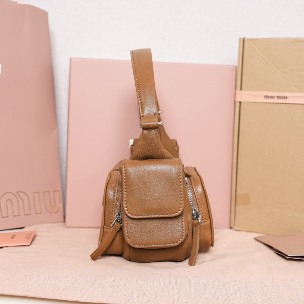 Miu Miu Miu Miu Nappa Leather Pocket 레플리카 3번 이미지 - Bag | 세미샵 레플리카 사이트