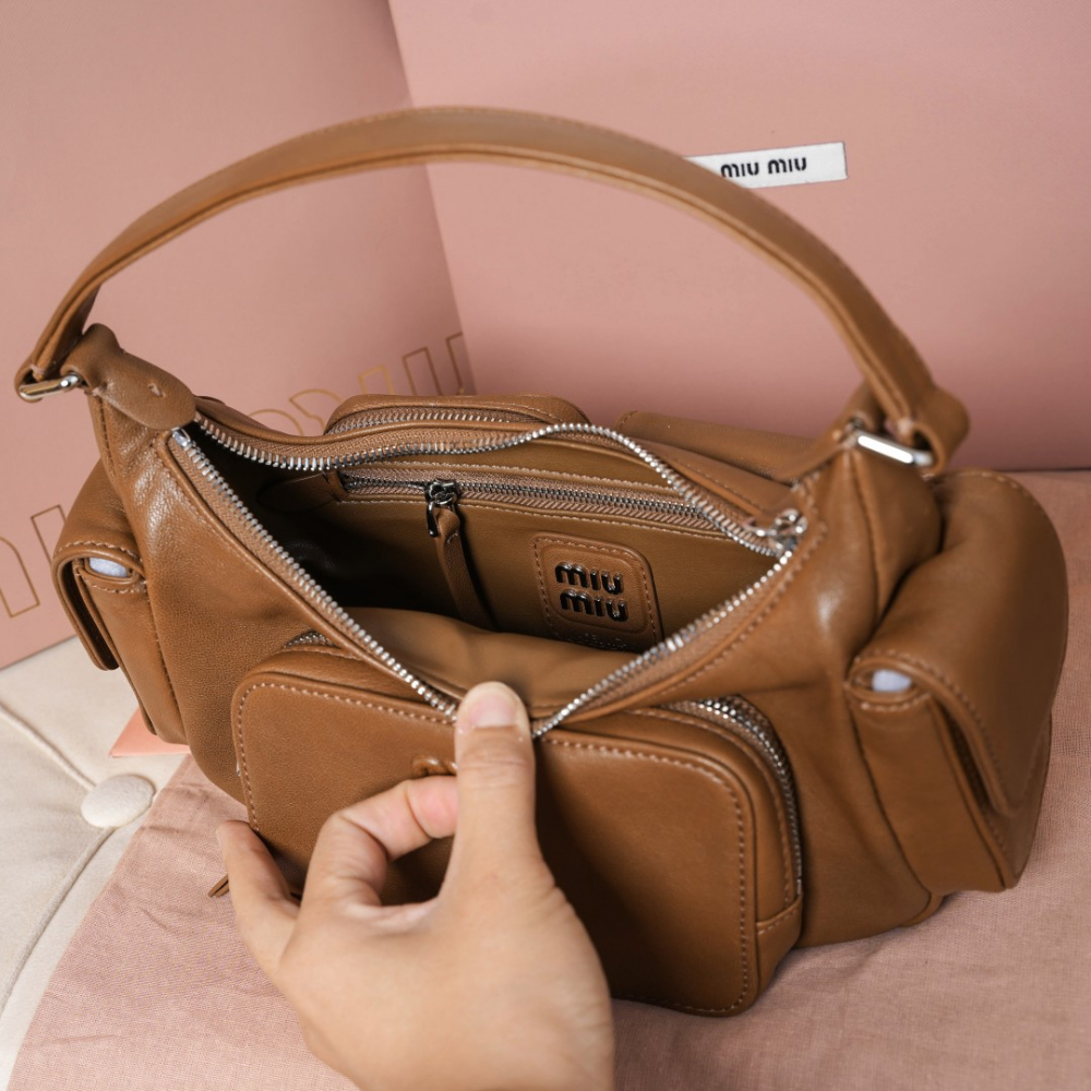 Miu Miu Miu Miu Nappa Leather Pocket 레플리카 8번 이미지 - Bag | 세미샵 레플리카 사이트