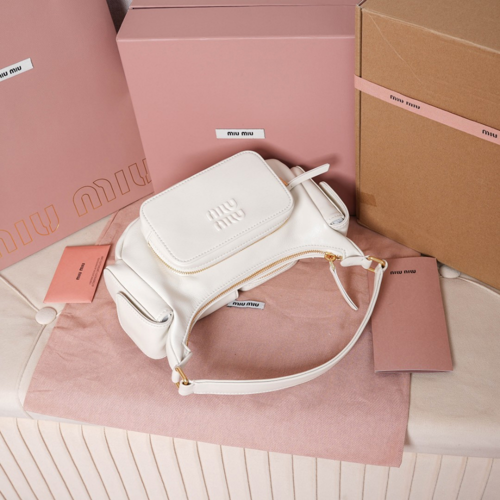 Miu Miu Miu Miu Nappa Leather Pocket 레플리카 5번 이미지 - Bag | 세미샵 레플리카 사이트