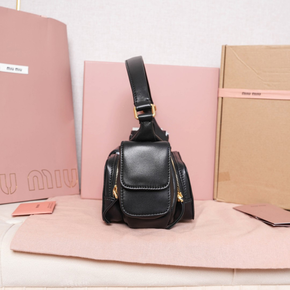 Miu Miu Nappa Leather Pocket - 상세 이미지