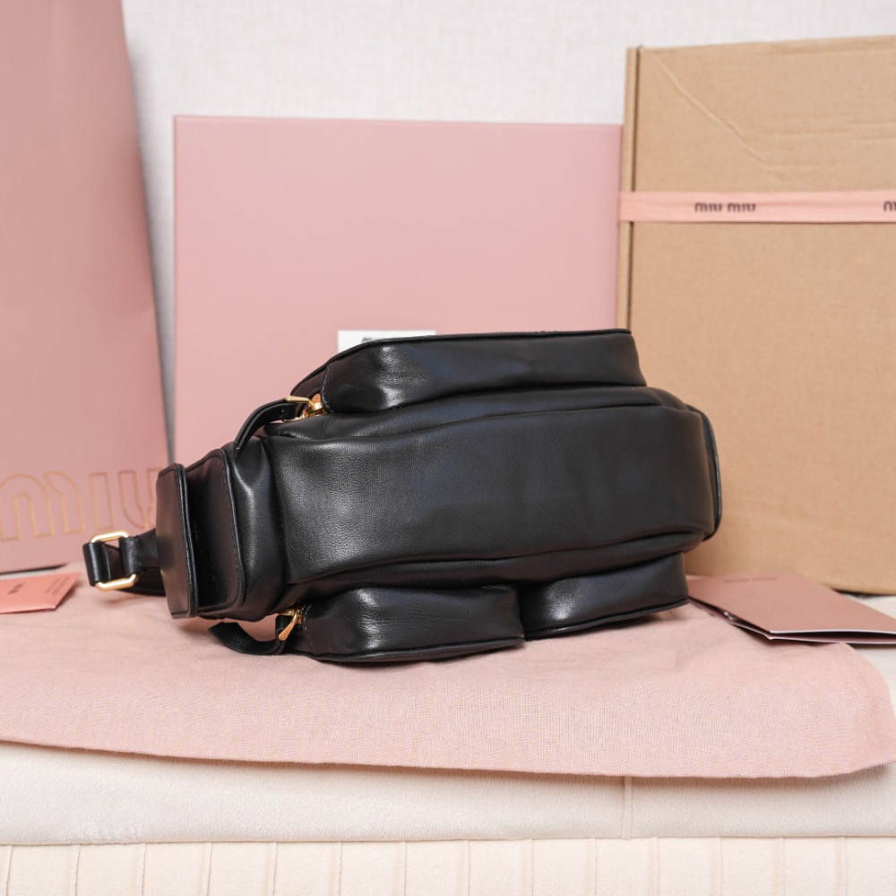 Miu Miu Nappa Leather Pocket - 상세 이미지