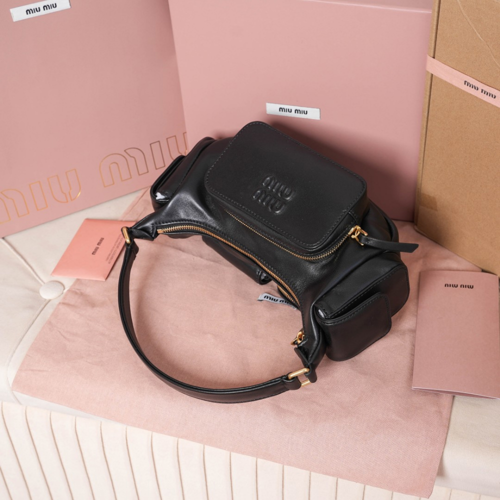 Miu Miu Nappa Leather Pocket - 상세 이미지