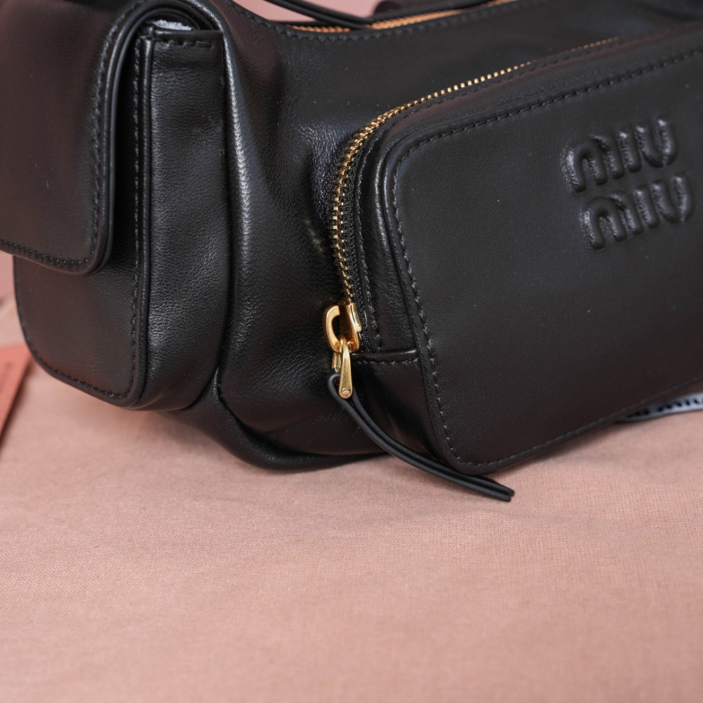 Miu Miu Nappa Leather Pocket - 상세 이미지
