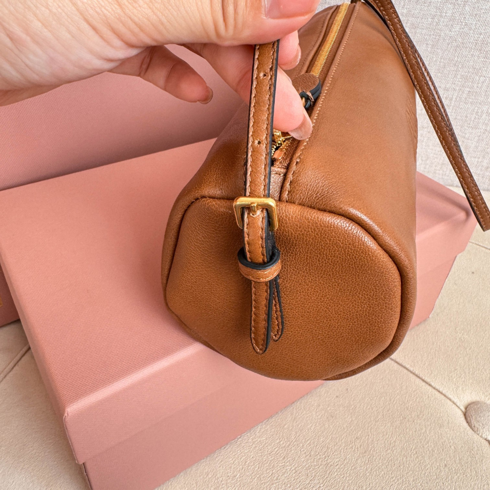 Miu Miu Miu Miu Nappa Leather Pouch 레플리카 5번 이미지 - Bag | 세미샵 레플리카 사이트