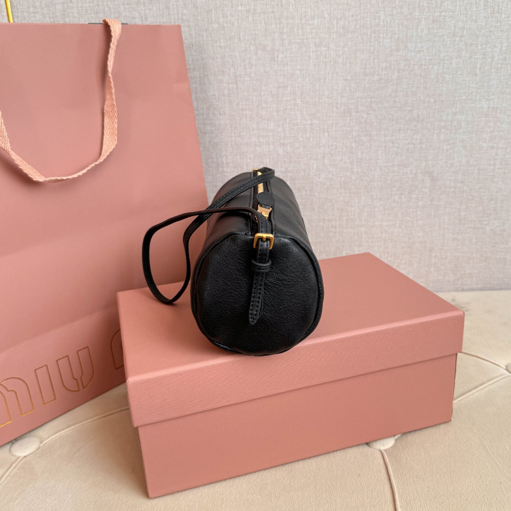 Miu Miu Miu Miu Nappa Leather Pouch 레플리카 3번 이미지 - Bag | 세미샵 레플리카 사이트