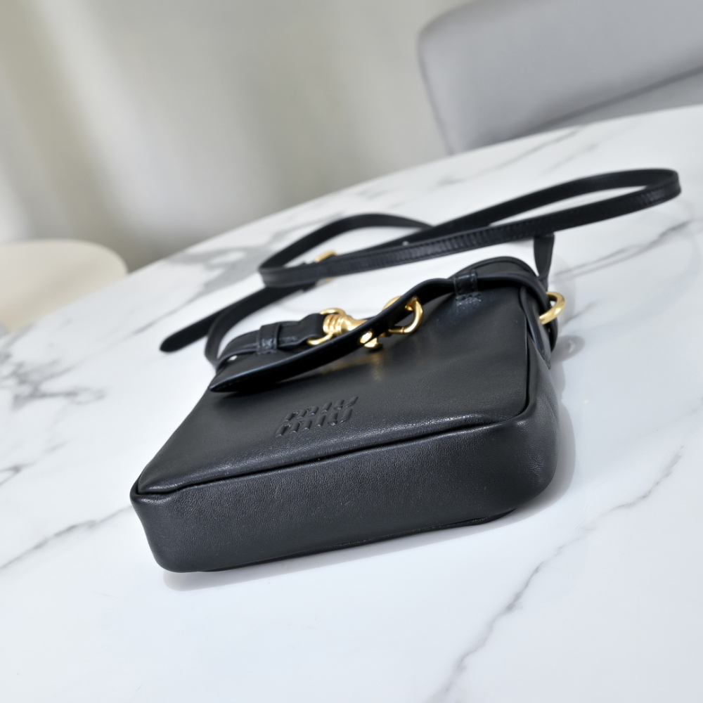 Miu Miu Nappa Leather Pouch - 상세 이미지