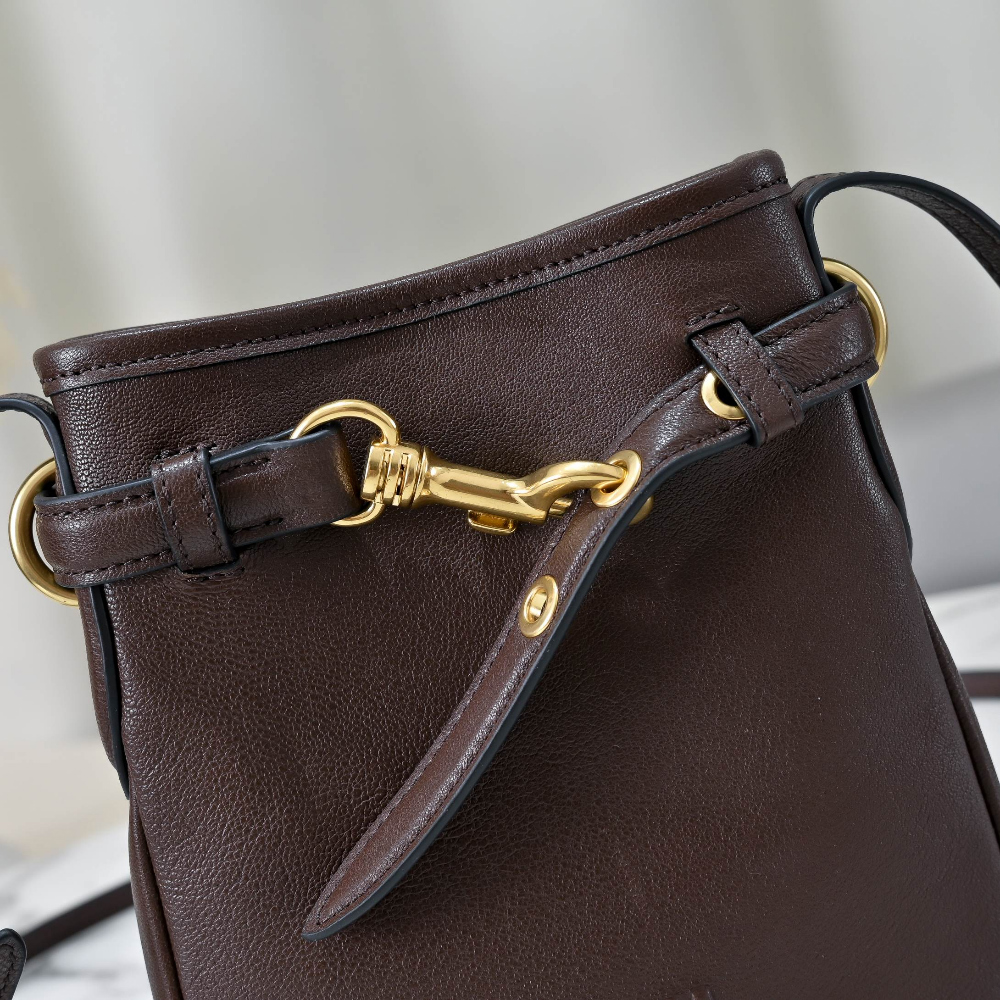 Miu Miu Nappa Leather Pouch - 상세 이미지